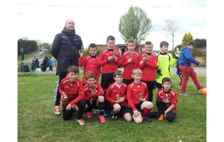 LES U10 U11 VAINQUEURS DE LA CONSOLANTE A ST CARADEC